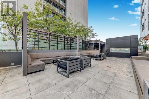 1711 - 318 Richmond Street W, Toronto, ON - Outdoor