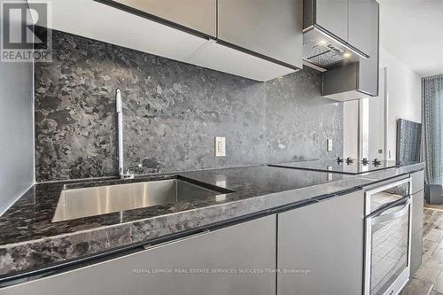 403 - 60 Colborne Street, Toronto, ON - Indoor Photo Showing Kitchen