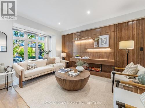 79 Chudleigh Avenue, Toronto, ON - Indoor Photo Showing Living Room