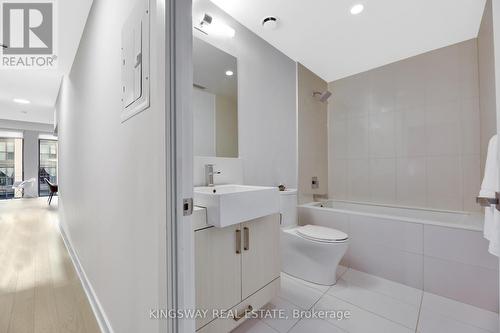 303 - 15 Beverley Street, Toronto, ON - Indoor Photo Showing Bathroom