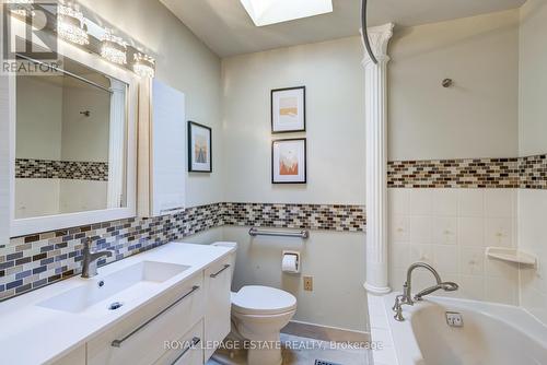 187 Holborne Avenue, Toronto, ON - Indoor Photo Showing Bathroom