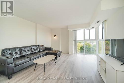 502 - 90 Dale Avenue, Toronto, ON - Indoor Photo Showing Living Room