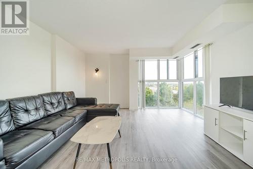 502 - 90 Dale Avenue, Toronto, ON - Indoor Photo Showing Living Room