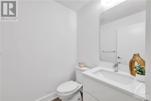 207 - 88 Richmond Road, Ottawa, ON - Indoor Photo Showing Bathroom