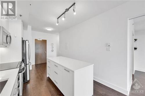 88 Richmond Road Unit#207, Ottawa, ON - Indoor Photo Showing Kitchen