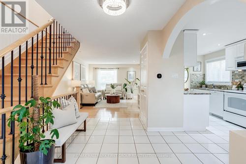 24 Habitant Crescent, Whitby, ON - Indoor Photo Showing Kitchen