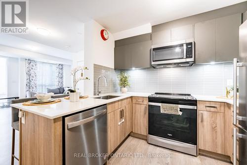 5 - 88 Turtle Island Road, Toronto, ON - Indoor Photo Showing Kitchen With Stainless Steel Kitchen With Upgraded Kitchen