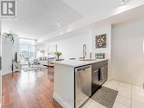 1102 - 39 Parliament Street, Toronto, ON - Indoor