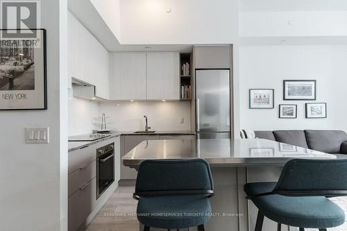 1014 - 120 Parliament Street, Toronto, ON - Indoor Photo Showing Kitchen