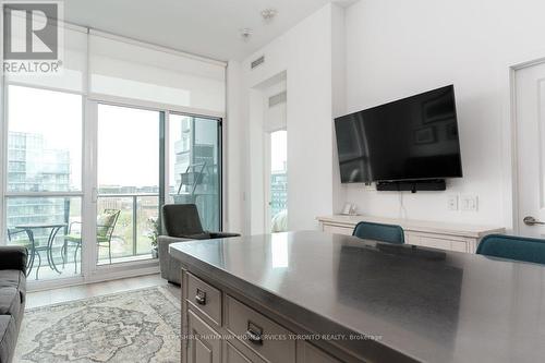 1014 - 120 Parliament Street, Toronto, ON - Indoor Photo Showing Living Room