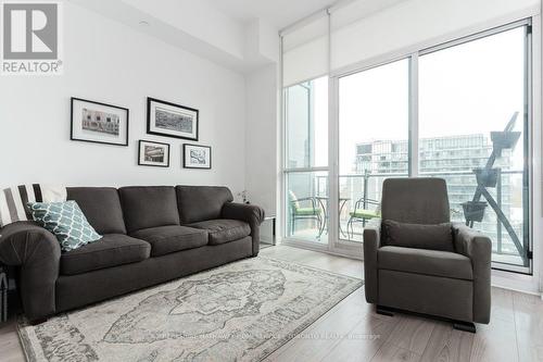 1014 - 120 Parliament Street, Toronto, ON - Indoor Photo Showing Living Room