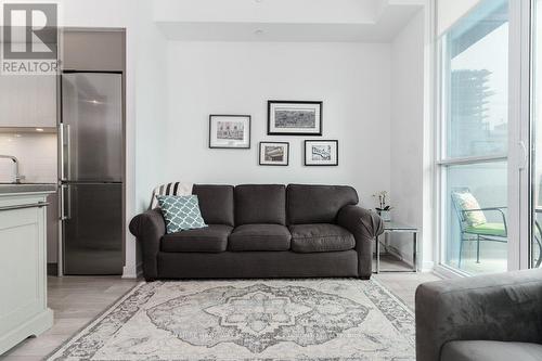 1014 - 120 Parliament Street, Toronto, ON - Indoor Photo Showing Living Room