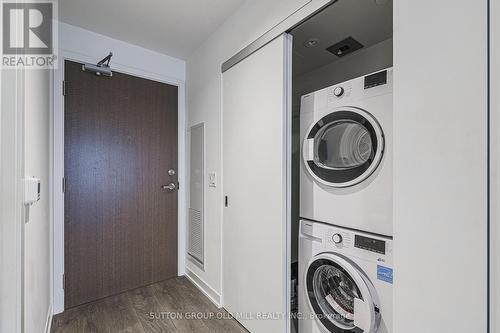 1013 - 20 Richardson Street, Toronto, ON - Indoor Photo Showing Laundry Room