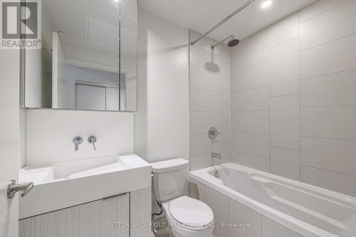 1013 - 20 Richardson Street, Toronto, ON - Indoor Photo Showing Bathroom