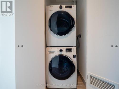 724 - 50 Power Street, Toronto, ON - Indoor Photo Showing Laundry Room