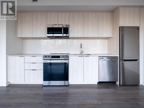 724 - 50 Power Street, Toronto, ON - Indoor Photo Showing Kitchen