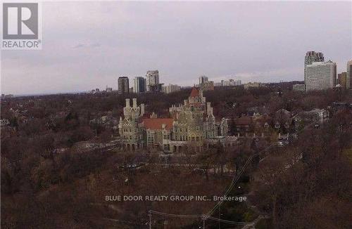 218 - 377 Madison Avenue, Toronto, ON - Outdoor With View