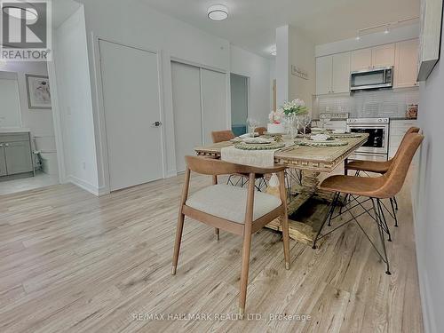 221 - 621 Sheppard Avenue E, Toronto, ON - Indoor Photo Showing Dining Room