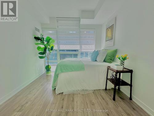 221 - 621 Sheppard Avenue E, Toronto, ON - Indoor Photo Showing Bedroom