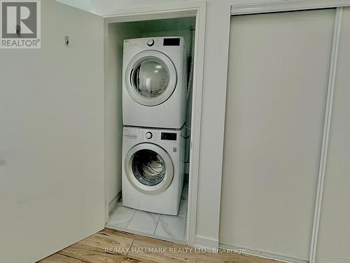 221 - 621 Sheppard Avenue E, Toronto, ON - Indoor Photo Showing Laundry Room