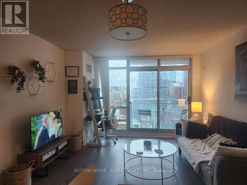 1805 - 397 Front Street W, Toronto, ON - Indoor Photo Showing Living Room