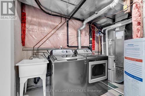 1315 Reardon Boulevard, London, ON - Indoor Photo Showing Laundry Room