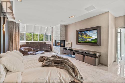 25 Misty Crescent, Toronto, ON - Indoor With Fireplace