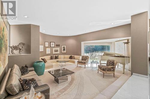 25 Misty Crescent, Toronto, ON - Indoor Photo Showing Living Room