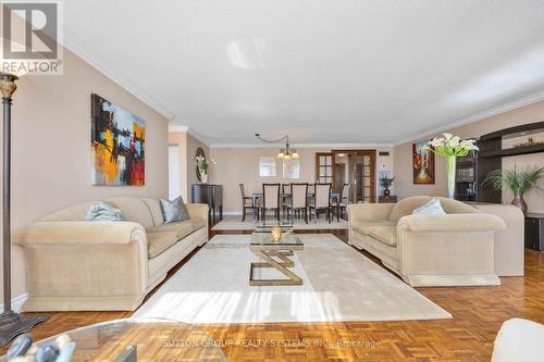 1708 - 131 Torresdale Avenue, Toronto, ON - Indoor Photo Showing Living Room