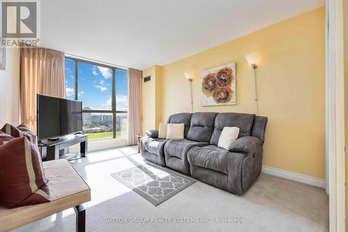 1708 - 131 Torresdale Avenue, Toronto, ON - Indoor Photo Showing Living Room