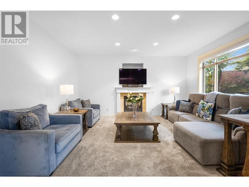 578 Arbor View Drive, Kelowna, BC - Indoor Photo Showing Living Room With Fireplace