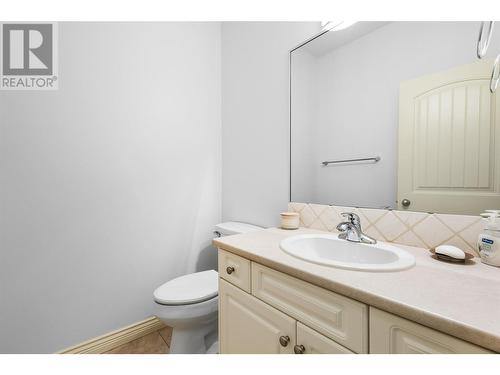 578 Arbor View Drive, Kelowna, BC - Indoor Photo Showing Bathroom