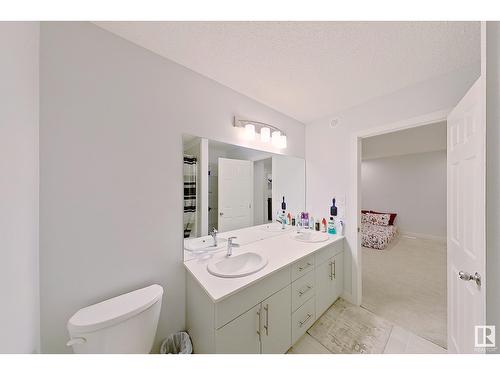 22614 99A Av Nw, Edmonton, AB - Indoor Photo Showing Bathroom