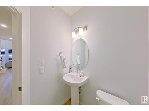 22614 99A Av Nw, Edmonton, AB - Indoor Photo Showing Bathroom