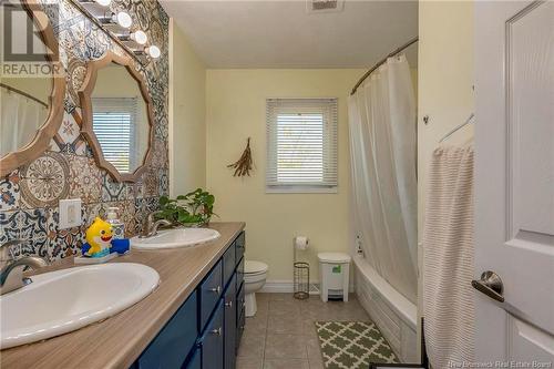 215 Spruce Street, Moncton, NB - Indoor Photo Showing Bathroom