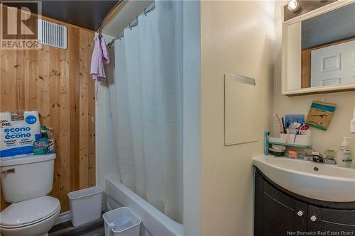 215 Spruce Street, Moncton, NB - Indoor Photo Showing Bathroom