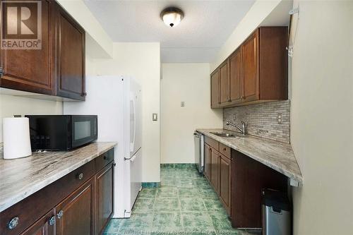 150 Park Street Unit# 3007, Windsor, ON - Indoor Photo Showing Kitchen