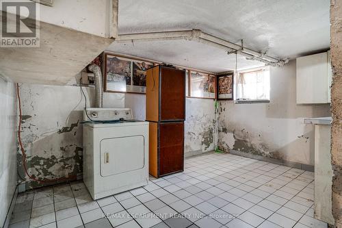 95 Rogers Road, Toronto, ON - Indoor Photo Showing Laundry Room