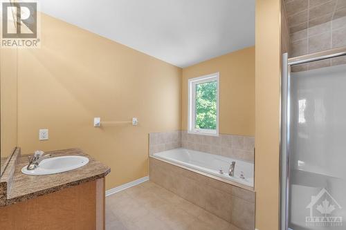 5 Tierney Drive, Nepean, ON - Indoor Photo Showing Bathroom