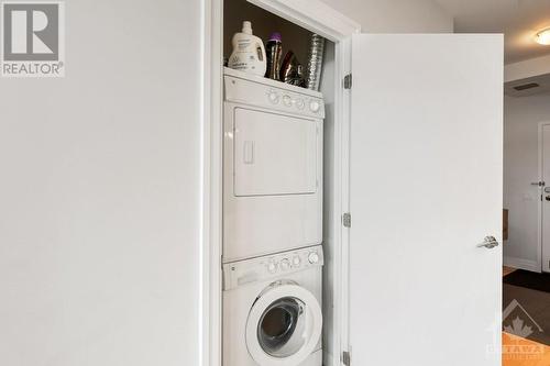 245 Kent Street Unit#1702, Ottawa, ON - Indoor Photo Showing Laundry Room