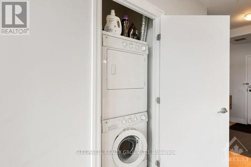 1702 - 245 Kent Street, Ottawa, ON - Indoor Photo Showing Laundry Room