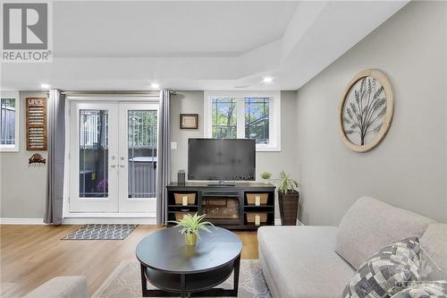 385 Paseo Private Unit#1, Ottawa, ON - Indoor Photo Showing Living Room