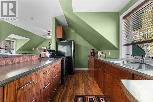 1096 Snye Road, White Lake, ON - Indoor Photo Showing Kitchen With Double Sink