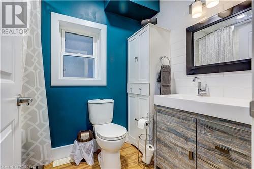 24 Mill Street, Tiverton, ON - Indoor Photo Showing Bathroom