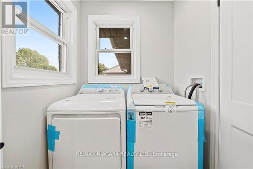 7310 Fern Avenue, Niagara Falls, ON -  Photo Showing Laundry Room