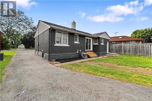 7310 Fern Avenue, Niagara Falls, ON - Outdoor