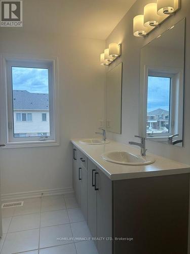 19 Prest Way, Centre Wellington, ON - Indoor Photo Showing Bathroom