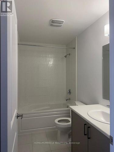 19 Prest Way, Centre Wellington, ON - Indoor Photo Showing Bathroom