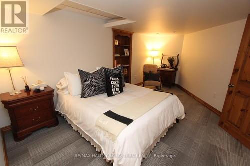 429 Round Lake Road, Havelock-Belmont-Methuen, ON - Indoor Photo Showing Bedroom