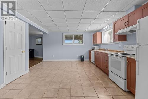 190 Main Road, Bellevue, NL - Indoor Photo Showing Kitchen